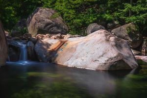 夏日崂山北九水 空气清新淡淡花香流水潺潺