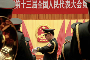 特殊时期的全国两会，立起中国笃定前行的路标