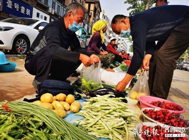 摊贩经济青岛创设“一小时市场”活了摊贩经济