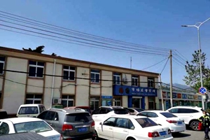 崂山：治理乱停车，沙子口商业街增17个泊位