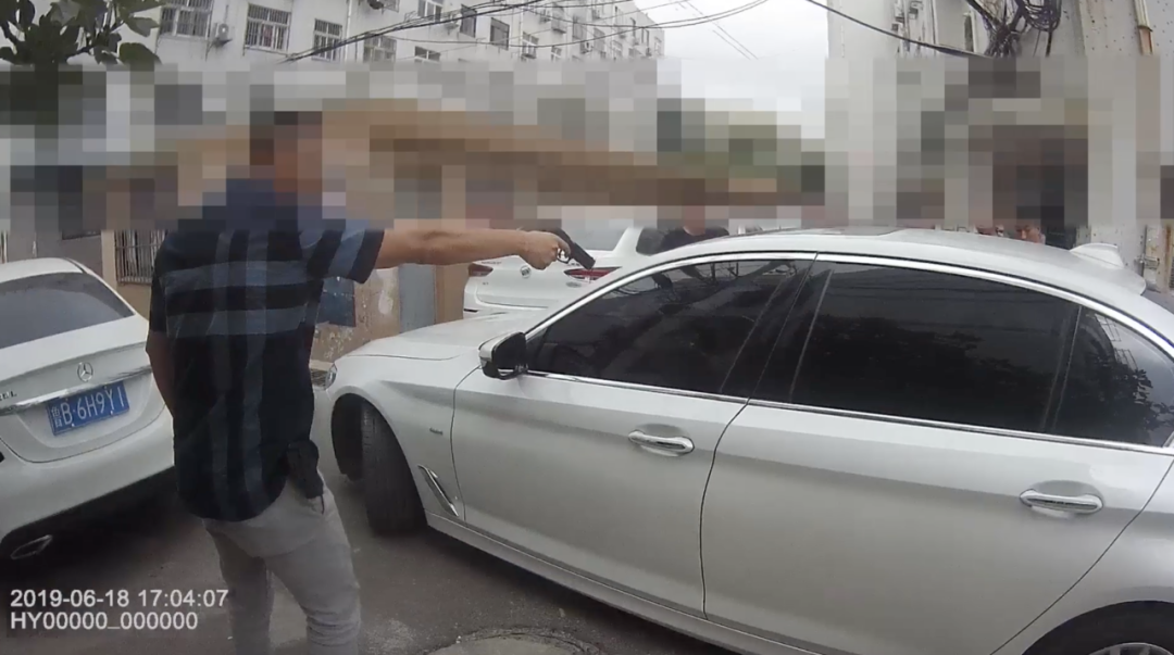 视频视频曝光|砰！毒贩拒捕，青岛缉毒民警果断开枪…