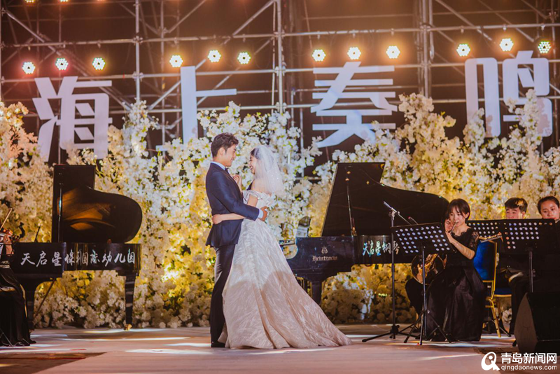 游艇婚礼太浪漫了！星光岛举行游艇婚礼 把爱情写成了童话