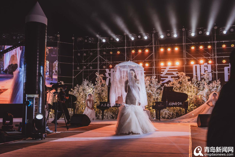 游艇婚礼太浪漫了！星光岛举行游艇婚礼 把爱情写成了童话