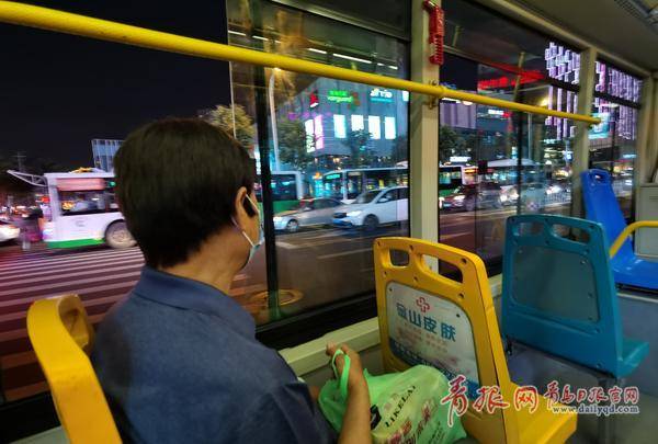 青岛青岛公交末车延时首周：镜头记录流动的烟火气