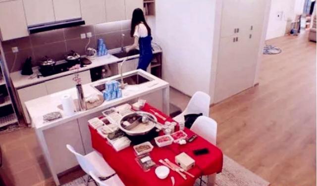 何穗|何穗秀美照意外曝光上亿豪宅 欧式洋房自带小花园