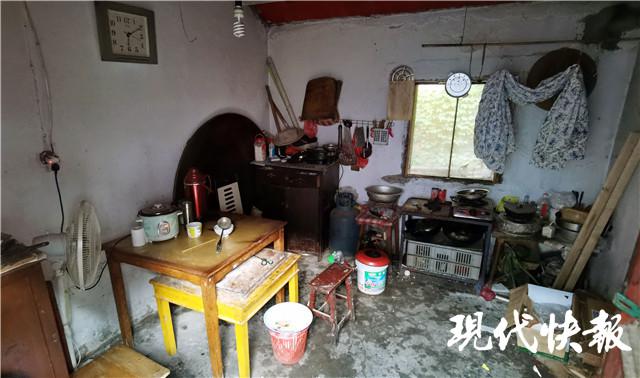 回迁户|327户回迁户15年未安家 开发商：没办法