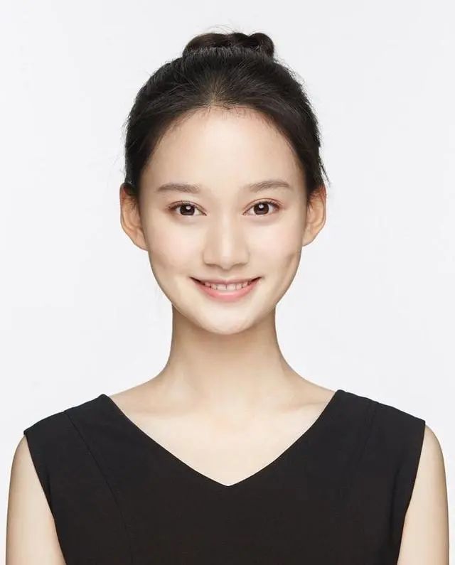 女生|今天这位女生火了：北影第一！中传第一！上戏第一！