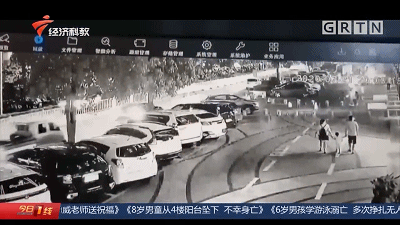 车神|看呆了！新手司机把车开上石墩，一个轱辘一个墩！