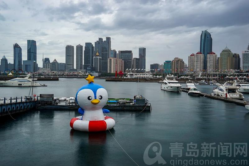 雨中|雨中的奥帆中心深邃沉静 仍有兴致勃勃的游人光顾