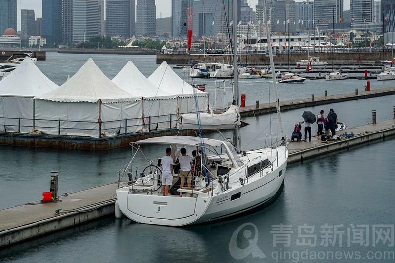 雨中|雨中的奥帆中心深邃沉静 仍有兴致勃勃的游人光顾