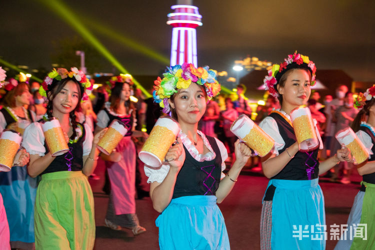 啤酒城|啤酒城：一笑如此倾城 节日因你而美