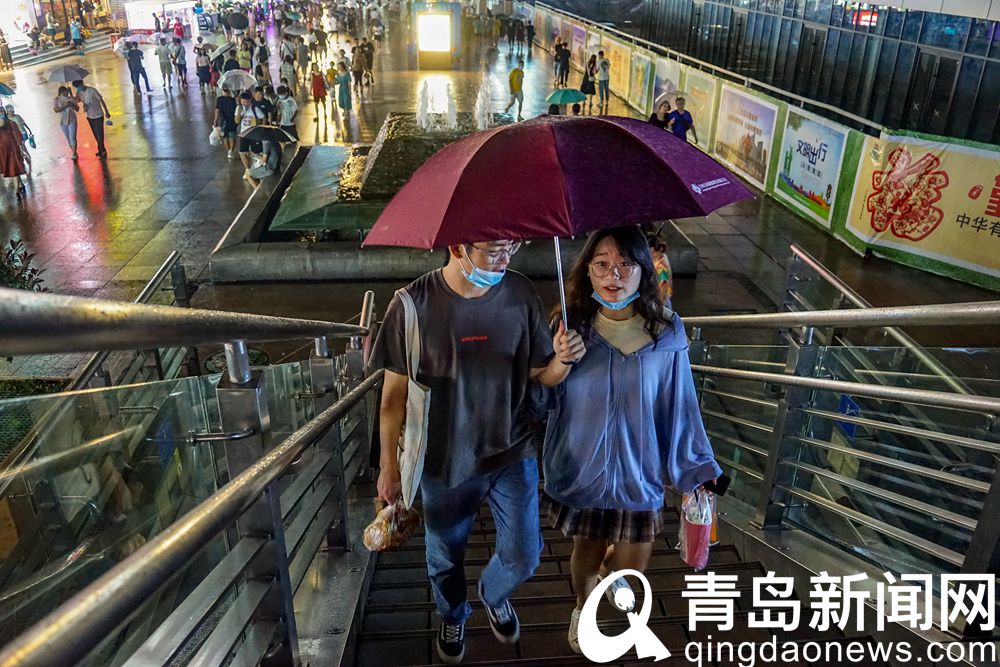 台东|雨夜的青岛台东步行街 夜生活悠闲惬意浪漫