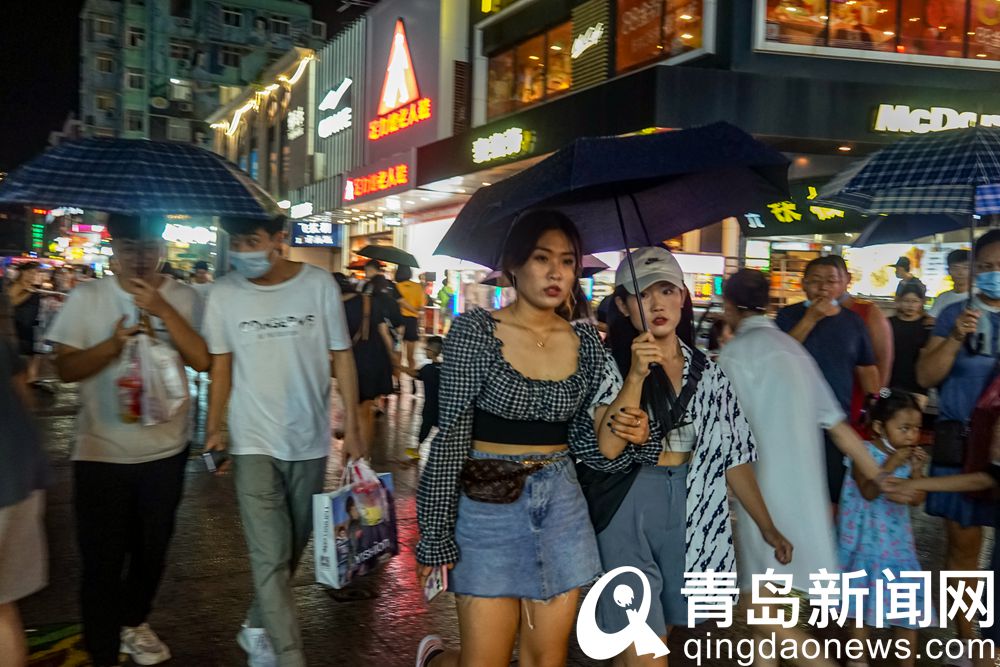 台东|雨夜的青岛台东步行街 夜生活悠闲惬意浪漫