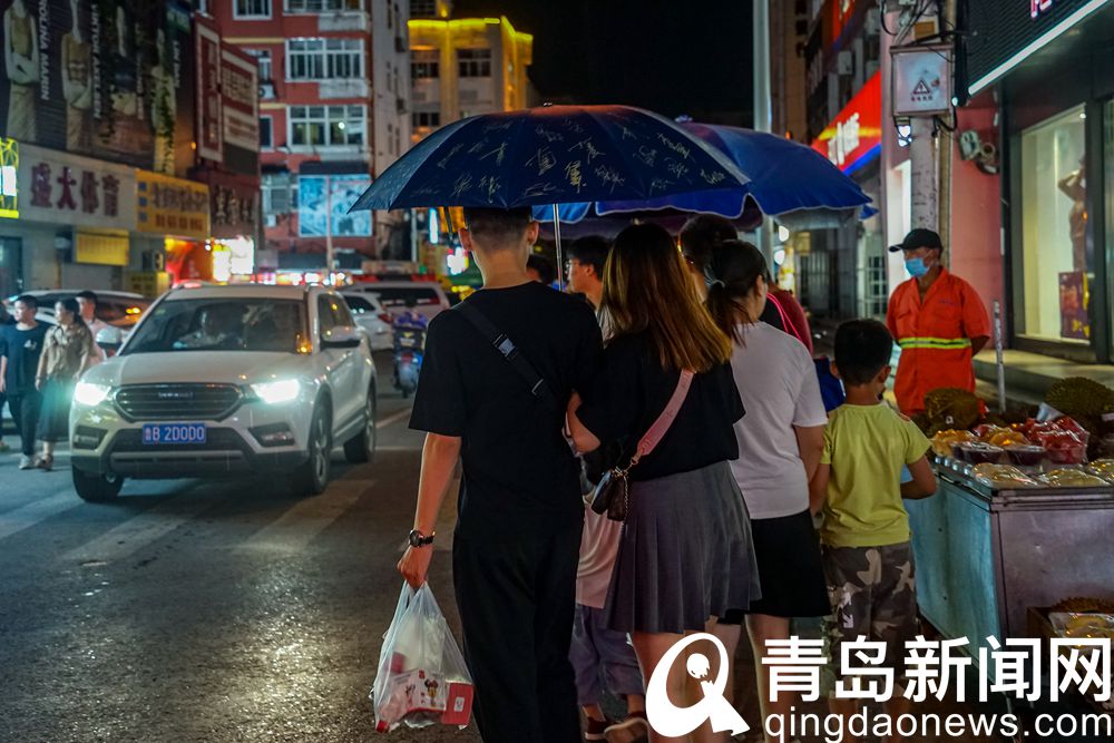 台东|雨夜的青岛台东步行街 夜生活悠闲惬意浪漫