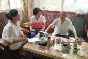 城阳区委开展走访慰问抗战离休干部活动