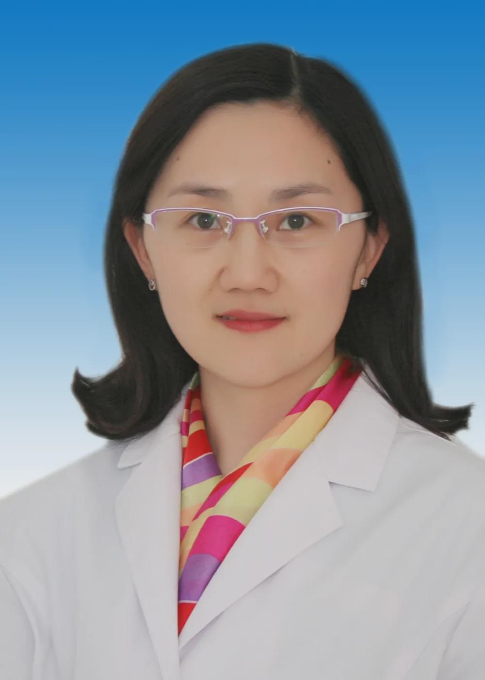 诊室|诊室里她用双手接住小患者的呕吐物，也接住了一份浓浓的医患情