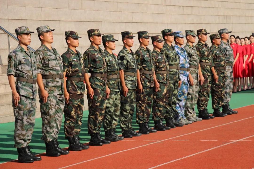 华夏职业学校|华夏职业学校举行2021级新生国防教育暨学前教育开营仪式