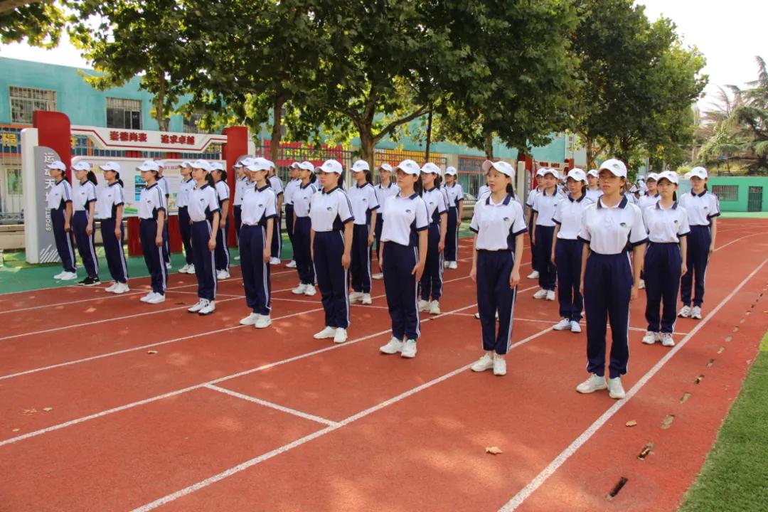 华夏职业学校|华夏职业学校举行2021级新生国防教育暨学前教育开营仪式