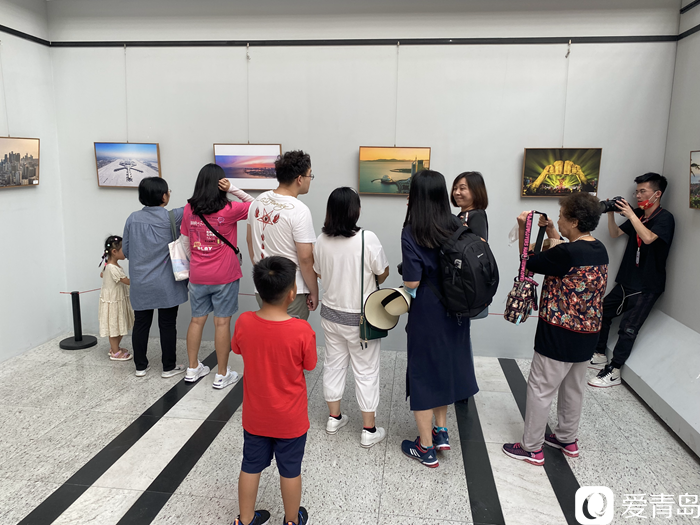 庆祝中华人民共和国成立72周年青岛市摄影艺术作品展开幕
