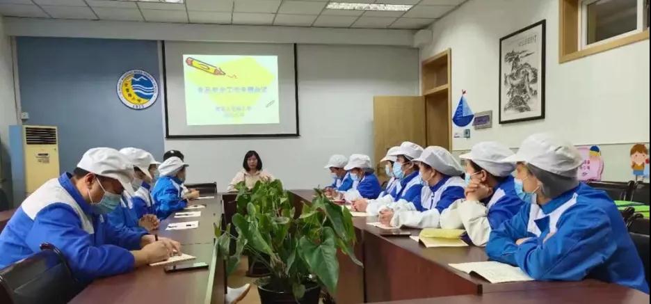 青岛文登路小学学子争当文明典范城市小主人