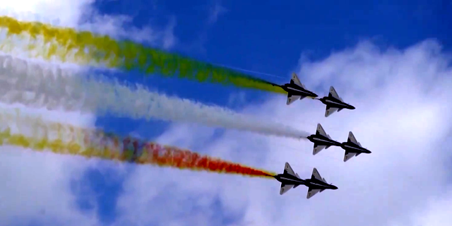 空军13型45架飞机集中亮相！