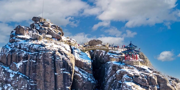 雪落崂山，邂逅梦幻雾凇冰挂奇景