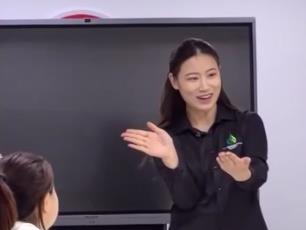 90后手語(yǔ)翻譯者 架起溝通的橋梁