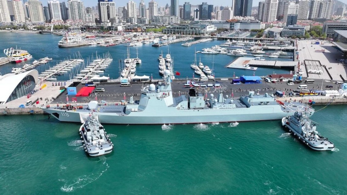 乘着地铁逛青岛丨海军节舰艇开放日出行攻略