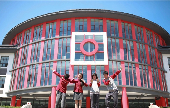 校服问题上热搜,青岛校服引领"一校一款"时代!