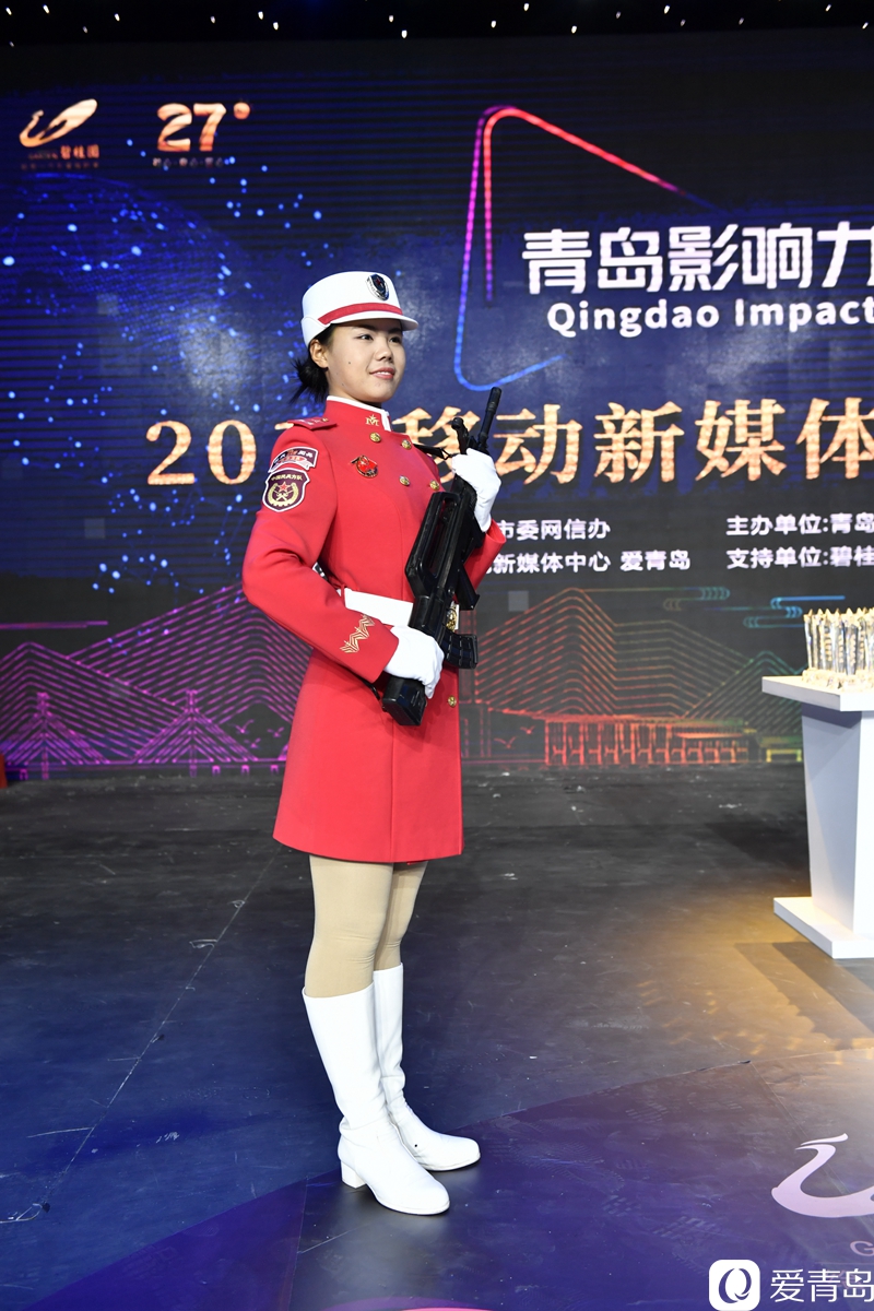 国庆70周年阅兵女民兵方队成员,青岛三利集团员工杨文英,李岙雪,陈