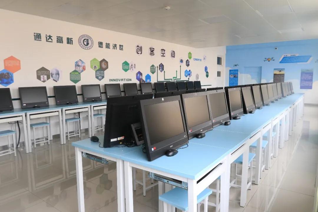 无人机航拍,无人机操控……在校就能学这些"神技能"!