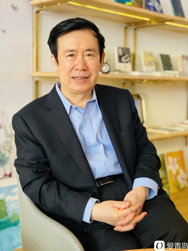 对话中国作家协会副主席张炜:小男孩与“文学理想国”-新闻-青岛网络广播电视台
